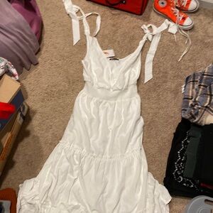 White summer dress with shoulder ties